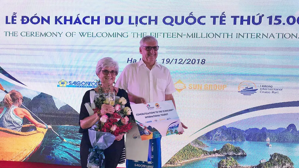 Du lịch Việt Nam đón vị khách thứ 15 triệu là người quốc tịch Mỹ ảnh 1