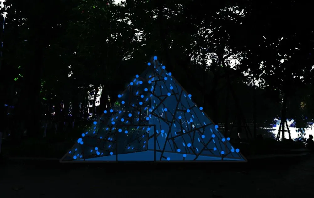 Hồ Gươm lung linh với nhiều công trình điêu khắc ánh sáng ảnh 4 Hồ Gươm lung linh với nhiều công trình điêu khắc ánh sáng ảnh 4