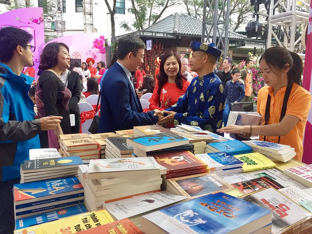 Tưng bừng khai mạc Phố sách Xuân Kỷ Hợi 2019 ảnh 2