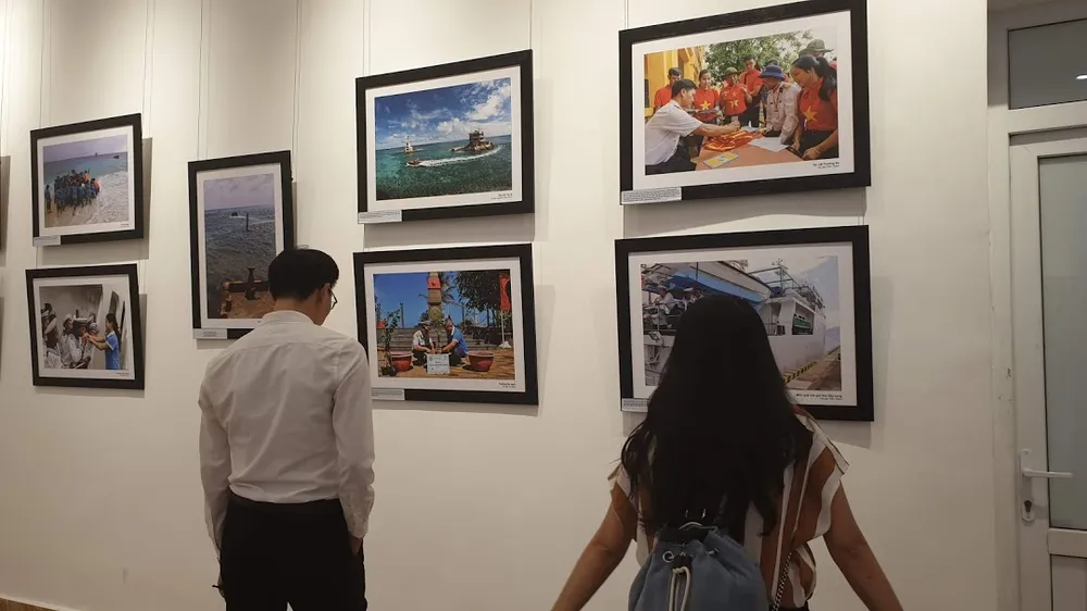 “Nơi đầu sóng”- những câu chuyện đầy cảm xúc về biển đảo quê hương ảnh 4