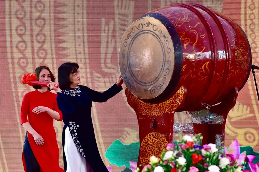 Kỷ niệm 1980 năm khởi nghĩa Hai Bà Trưng ảnh 2 Kỷ niệm 1980 năm khởi nghĩa Hai Bà Trưng ảnh 2