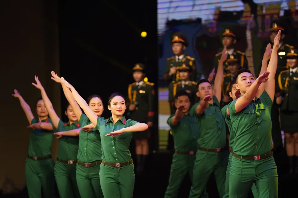 Trao 194 giải thưởng văn học nghệ thuật, báo chí đề tài lực lượng vũ trang và chiến tranh cách mạng ảnh 1