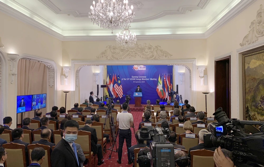Hội nghị Bộ trưởng Ngoại giao ASEAN lần thứ 53: Gắn kết, chủ động và trách nhiệm là "thương hiệu" của ASEAN ảnh 2 Hội nghị Bộ trưởng Ngoại giao ASEAN lần thứ 53: Gắn kết, chủ động và trách nhiệm là "thương hiệu" của ASEAN ảnh 2