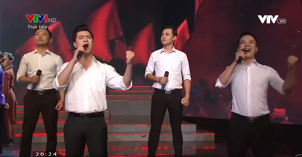 “Từ ấy trong tôi bừng nắng hạ” - Truyền lửa với những vần thơ mang màu ký ức ảnh 1 “Từ ấy trong tôi bừng nắng hạ” - Truyền lửa với những vần thơ mang màu ký ức ảnh 1