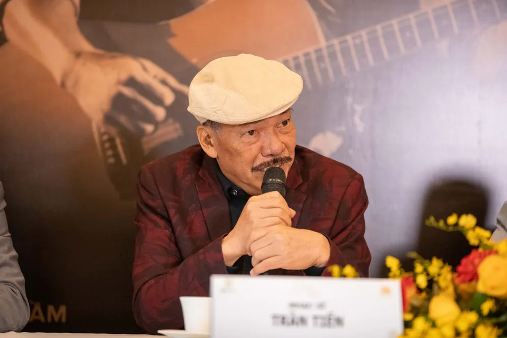 Nhạc sĩ Trần Tiến hát “Không gục ngã” sau tin đồn qua đời vì bạo bệnh ảnh 1