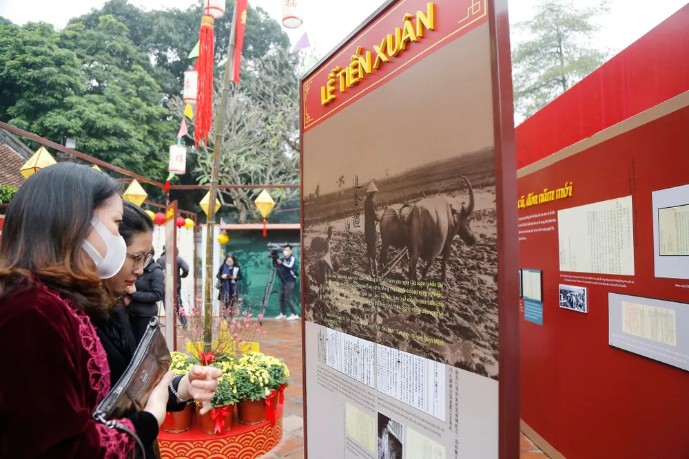 Khám phá Tết Cung đình xưa qua tài liệu lưu trữ ảnh 2