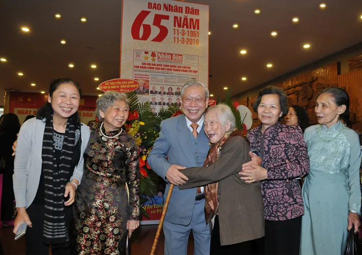 Báo Nhân Dân kỷ niệm 70 năm ra số đầu ảnh 2 Báo Nhân Dân kỷ niệm 70 năm ra số đầu ảnh 2