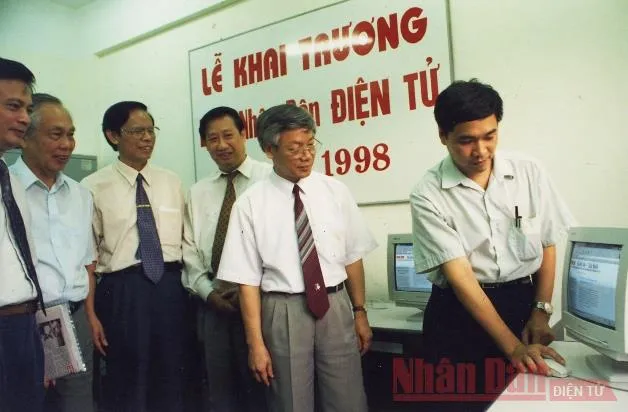 Báo Nhân Dân kỷ niệm 70 năm ra số đầu ảnh 3 Báo Nhân Dân kỷ niệm 70 năm ra số đầu ảnh 3
