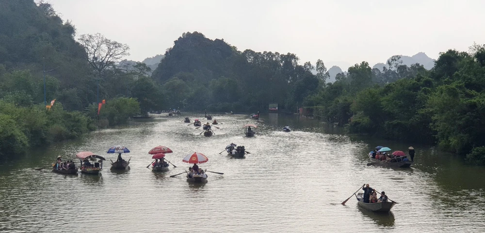 Chùa Hương công bố phương án an toàn đón du khách từ 13-3 