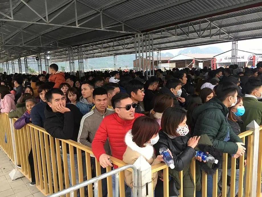 “Biển người” chen chân ở Tam Chúc - Hà Nam  ảnh 5