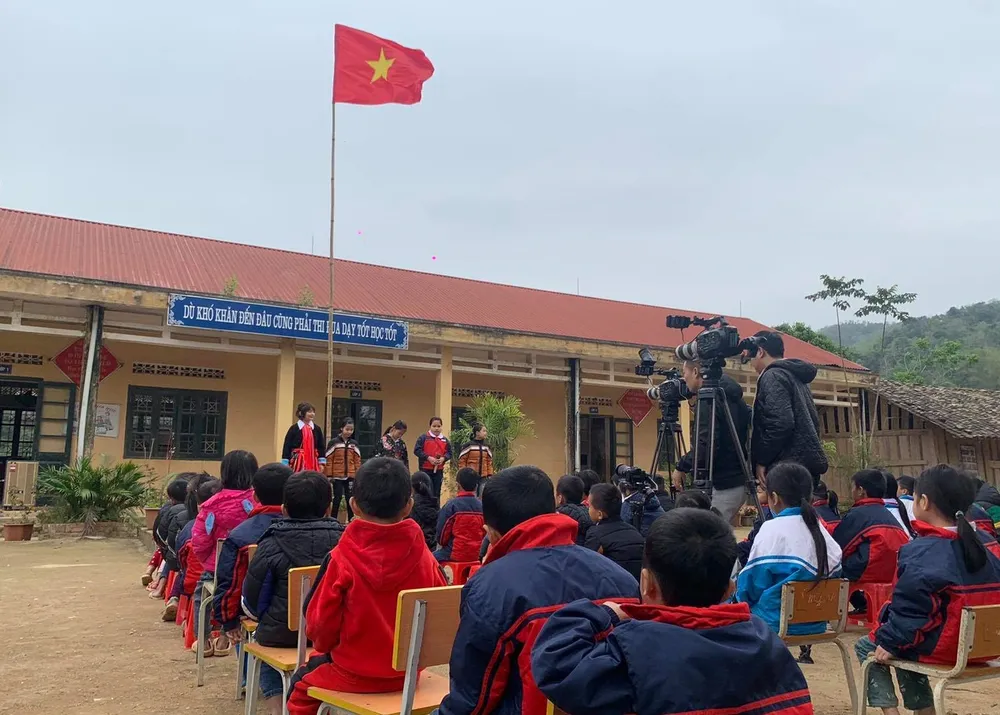 “Tổ quốc trong tim” - xúc động trong lễ chào cờ nơi địa đầu Tổ quốc ảnh 1