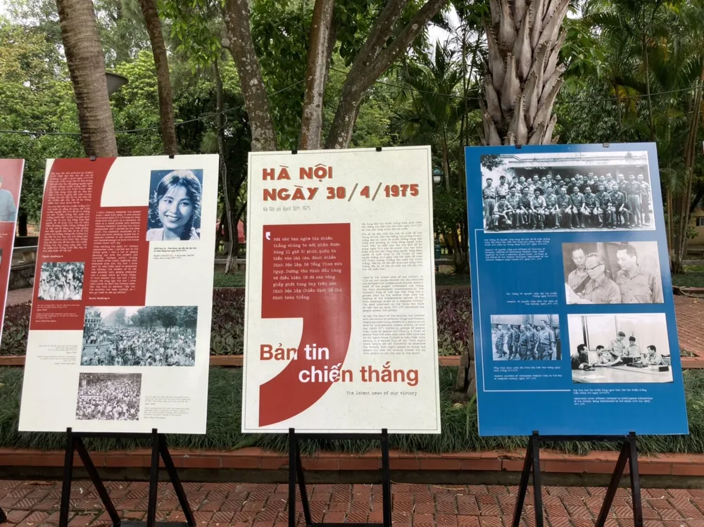 Trưng bày 100 tư liệu hình ảnh quý tại triển lãm “Đất nước trọn niềm vui“ ảnh 1