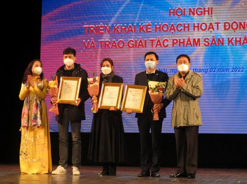 Hội Nghệ sĩ Sân khấu trao 31 giải thưởng cho nghệ sĩ, tác phẩm xuất sắc năm 2021 ảnh 2