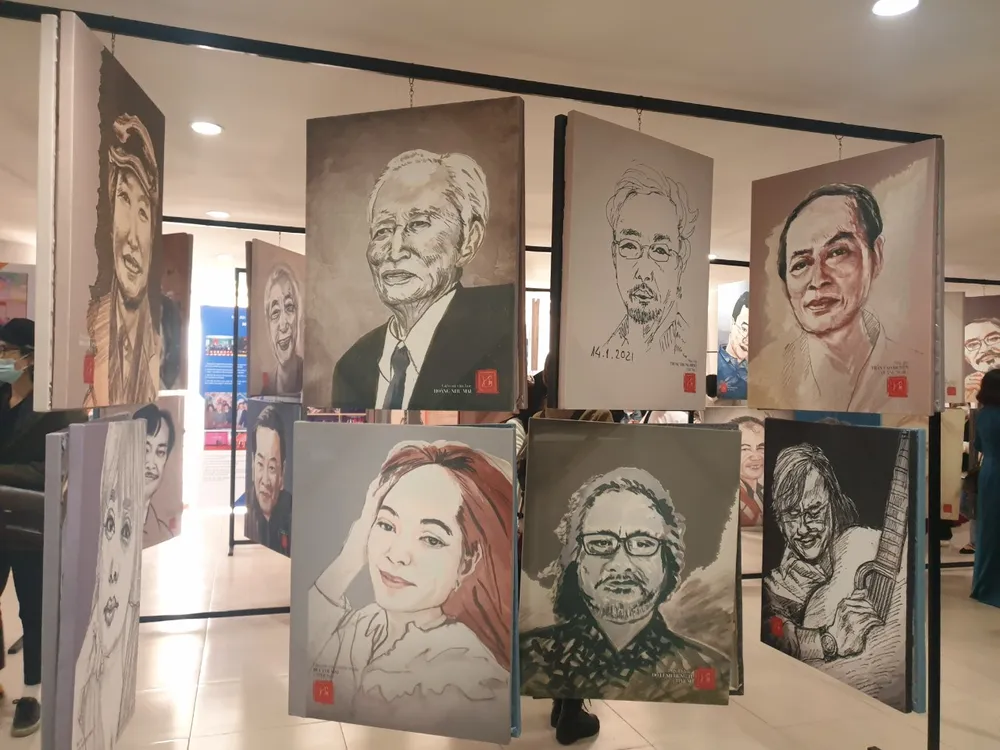 Nhà báo Huỳnh Dũng Nhân ra mắt bộ sưu tập 100 chân dung nhà báo  ảnh 2