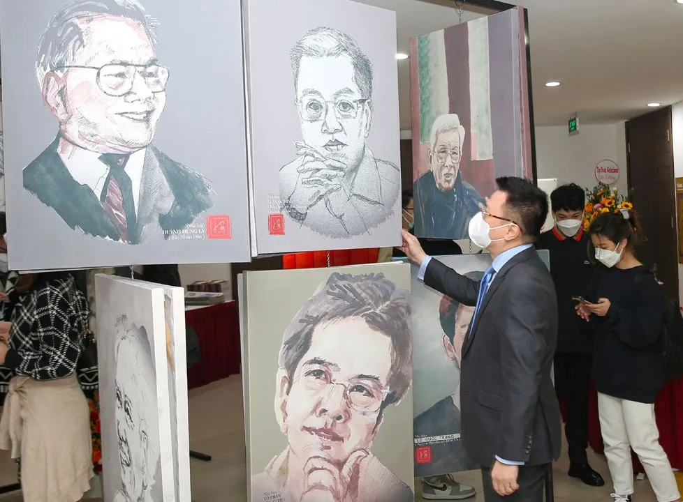 Nhà báo Huỳnh Dũng Nhân ra mắt bộ sưu tập 100 chân dung nhà báo  ảnh 3