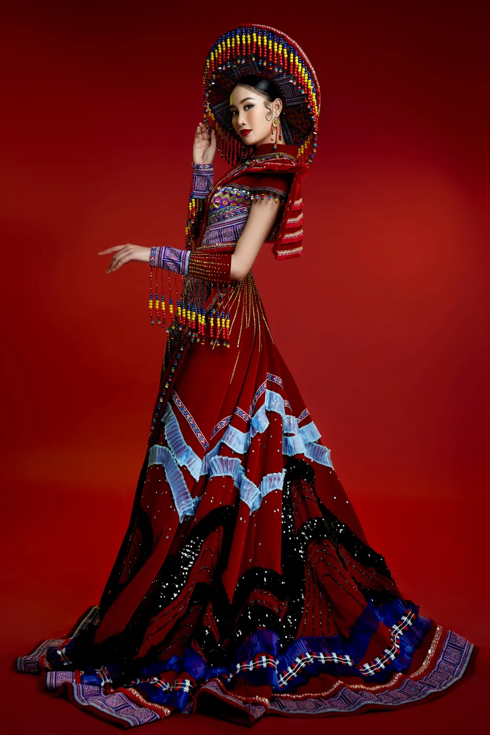 Đoàn Hồng Trang mang sắc màu Tây Bắc đến cuộc thi Hoa hậu Toàn cầu 2022 ảnh 1