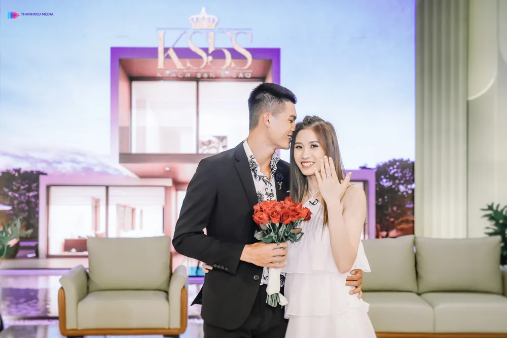 Anh em nhà MC Tuấn Tú - Phan Anh trải lòng trên sóng truyền hình ảnh 2