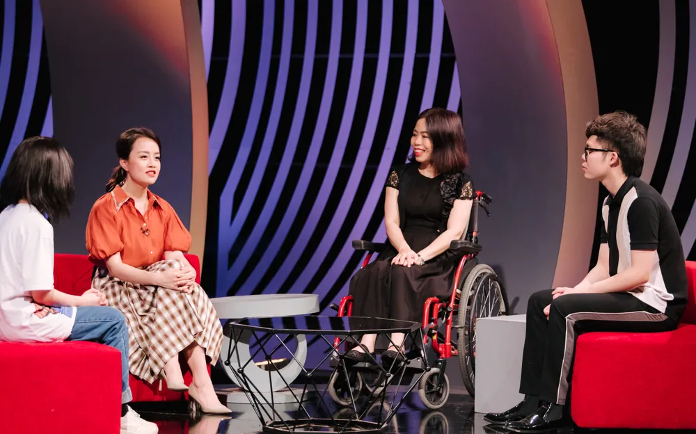 Nghị lực phi thường của người mẹ khuyết tật  ảnh 1