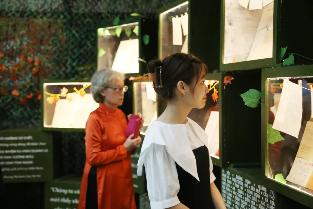 Trao lại hồ sơ, kỷ vật của 15 cán bộ đi B  ảnh 3 Trao lại hồ sơ, kỷ vật của 15 cán bộ đi B  ảnh 3