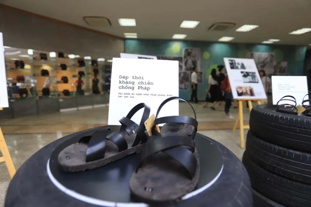 Huyền thoại bước chân - câu chuyện dép lốp Việt Nam từ quá khứ tới hiện tại ảnh 2
