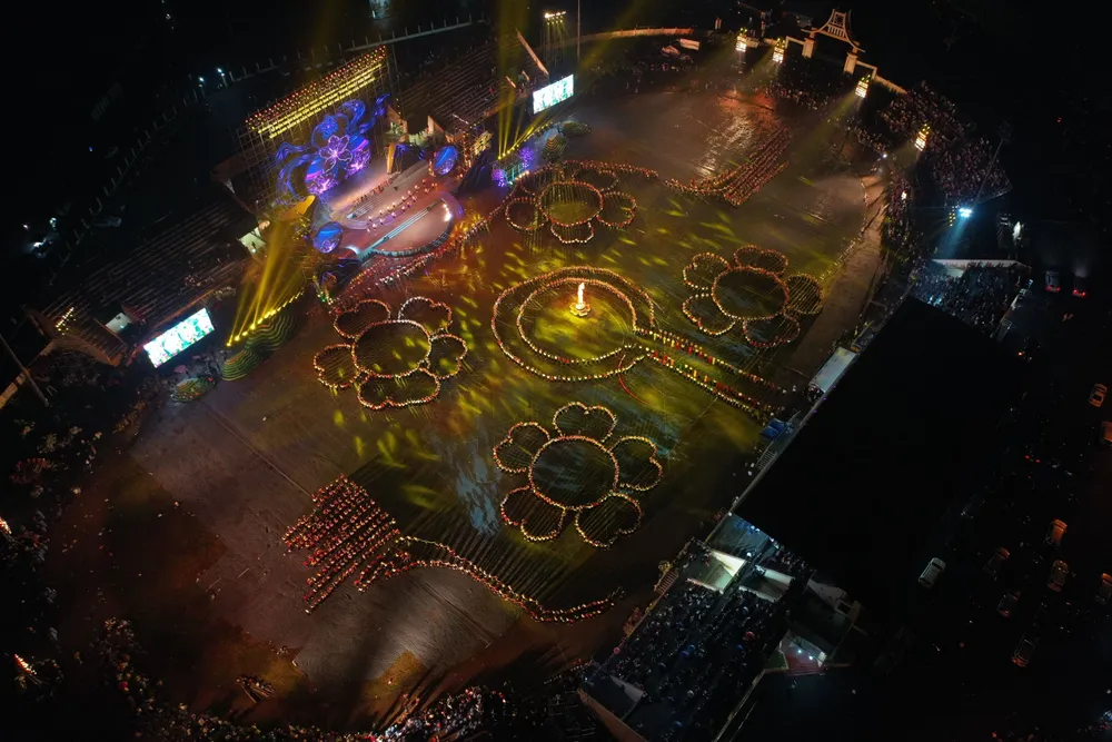 Mãn nhãn, xúc động vở đại vũ kịch “Xòe Thái - Tinh hoa miền di sản” vinh danh di sản thế giới Xòe Thái  ảnh 4