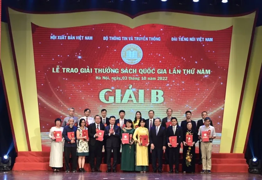 “Hoàng Việt nhất thống dư địa chí” được trao giải A giải thưởng Sách Quốc gia lần thứ V ảnh 3