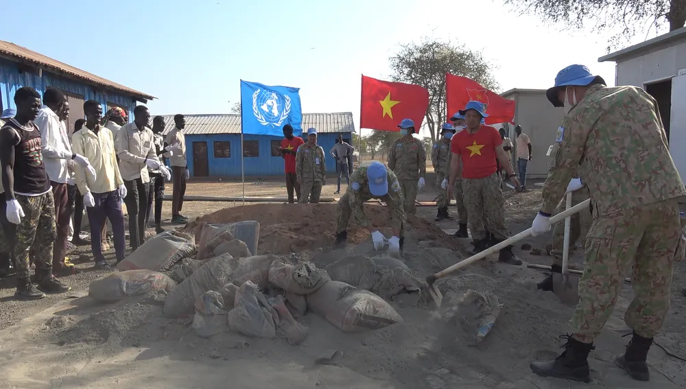 Nhiều hoạt động hưởng ứng ngày thành lập Đoàn TNCS Hồ Chí Minh được tổ chức sôi động tạo dấu ấn đặc biệt về bộ đội Việt Nam với người dân bản địa Nhiều hoạt động hưởng ứng ngày thành lập Đoàn TNCS Hồ Chí Minh được tổ chức sôi động tạo dấu ấn đặc biệt về bộ đội Việt Nam với người dân bản địa