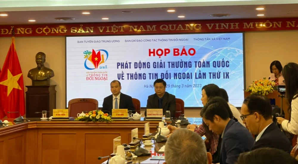 Quang cảnh buổi họp báo