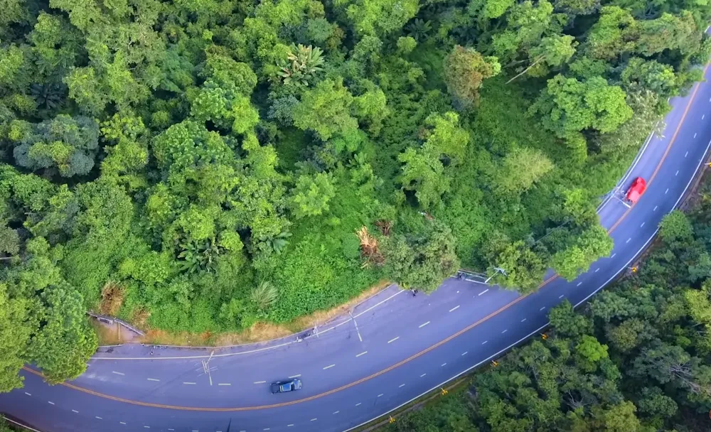 Nhiều khung hình đẹp, góc quay đẹp về Việt Nam đã được thể hiện Nhiều khung hình đẹp, góc quay đẹp về Việt Nam đã được thể hiện