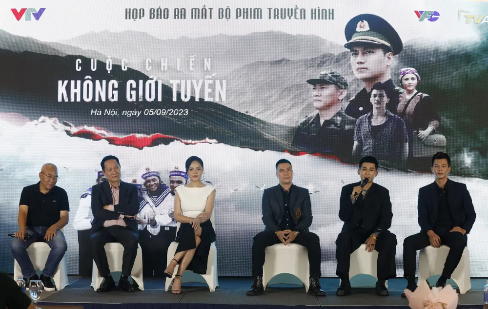 Họp báo ra mắt phim "Cuộc chiến không giới tuyến" Họp báo ra mắt phim "Cuộc chiến không giới tuyến"