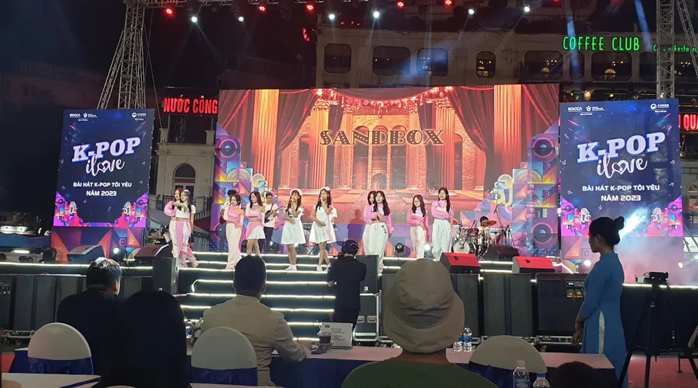 Bữa tiệc dành cho những người yêu K-Pop Bữa tiệc dành cho những người yêu K-Pop