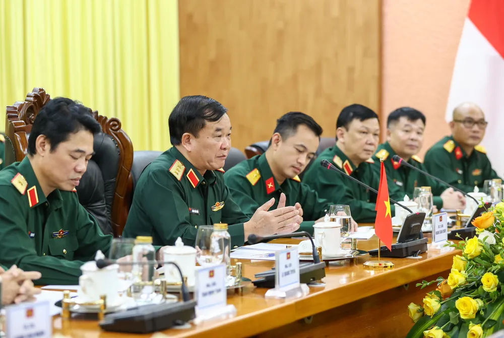 Thượng tướng Hoàng Xuân Chiến, Thứ trưởng Bộ Quốc phòng và các thành viên đoàn Việt Nam tại đối thoại Thượng tướng Hoàng Xuân Chiến, Thứ trưởng Bộ Quốc phòng và các thành viên đoàn Việt Nam tại đối thoại