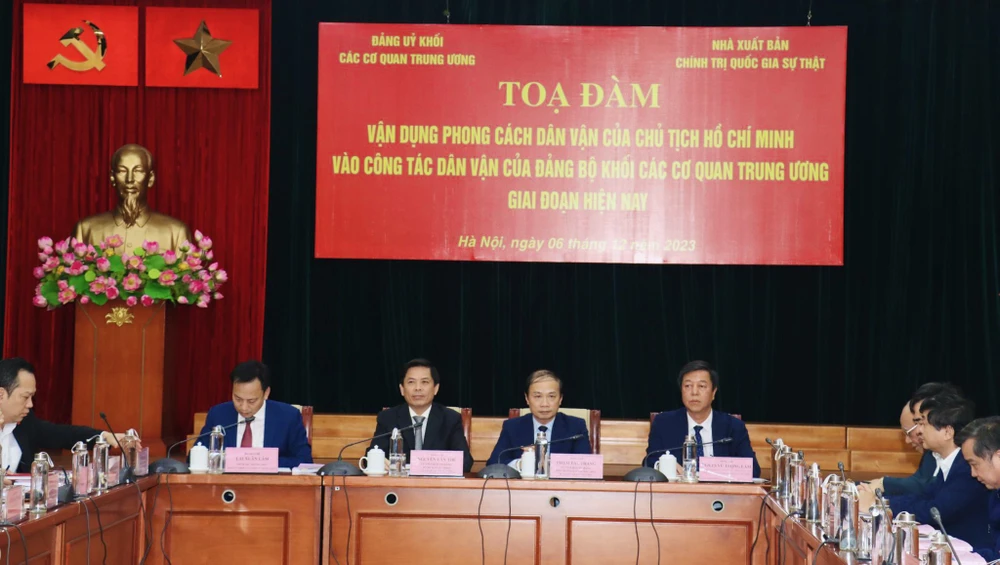 Tọa đàm “Vận dụng phong cách dân vận của Chủ tịch Hồ Chí Minh vào công tác dân vận của Đảng bộ Khối các cơ quan Trung ương giai đoạn hiện nay”