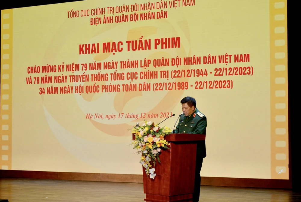 Thiếu tướng Lê Xuân Sang, Phó Cục trưởng Cục Tuyên huấn, Tổng cục Chính trị Quân đội nhân dân Việt Nam phát biểu khai mạc Tuần phim 0d5ffd22a7290f775638-2331.jpg