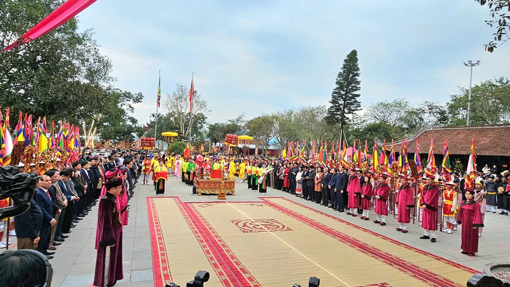 Lễ dâng hương tưởng nhớ, tri ân công đức Tổ Mẫu Âu Cơ 