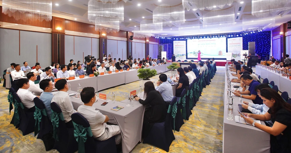 Hội thảo tìm giải pháp đưa công nghiệp văn hóa thành đòn bẩy để du lịch cất cánh tại Ninh Bình DSC04304.JPG