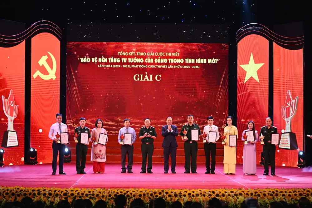 eedbe57c-99d9-498b-83fa-b5d2fb747628.jpg