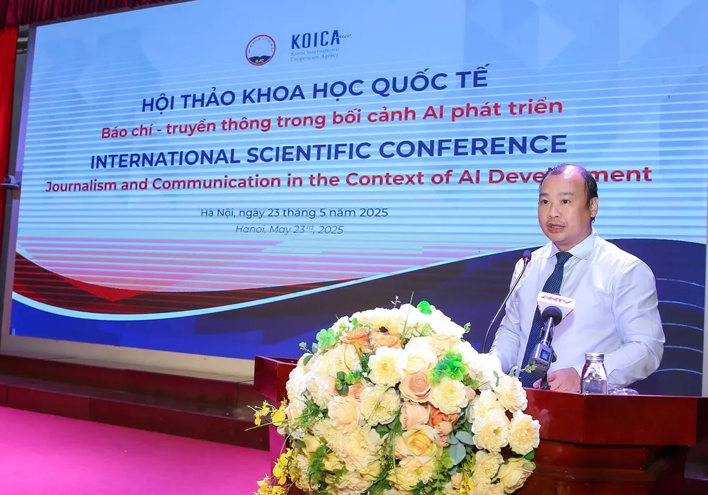 Thứ trưởng Thường trực Bộ VH-TT-DL Lê Hải Bình phát biểu tại hội thảo. Ảnh: SƠN HẢI 0bb945bfbd5808065149.jpg