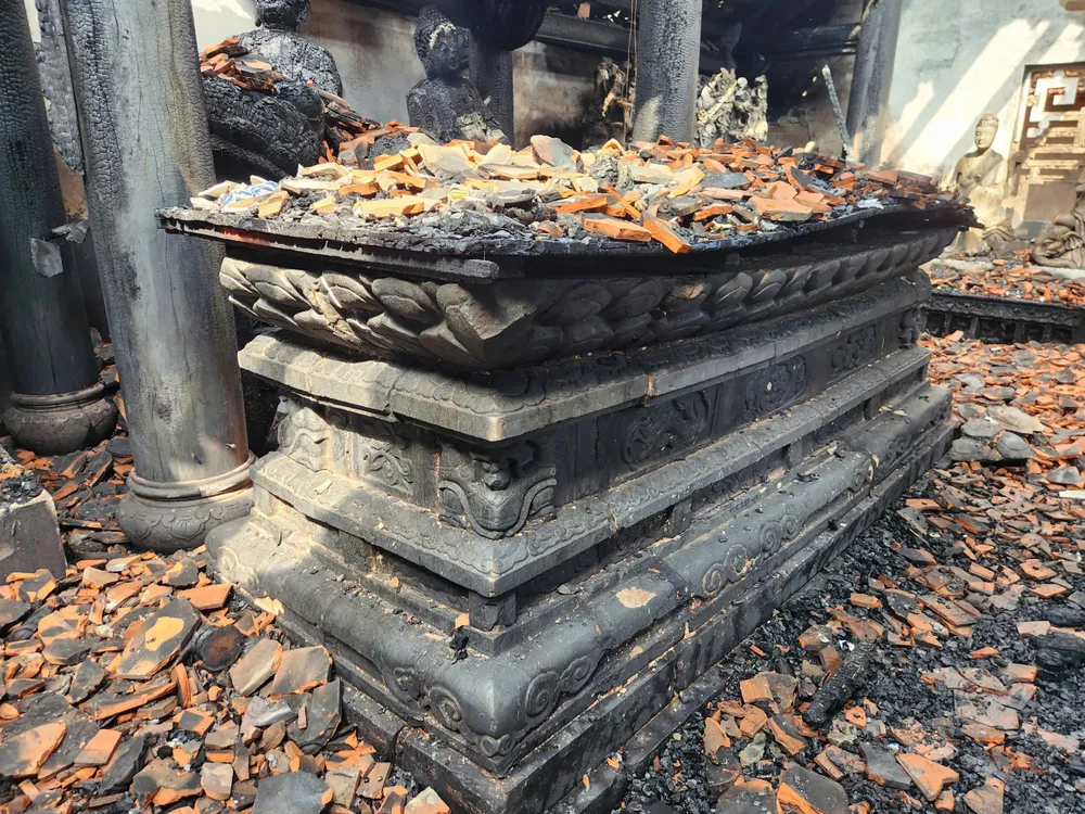 Nationaler Schatz Steinbuddhistischer Altar nach dem Brand cd9747ea-3b8d-4147-9796-acb88074733e.jpg
