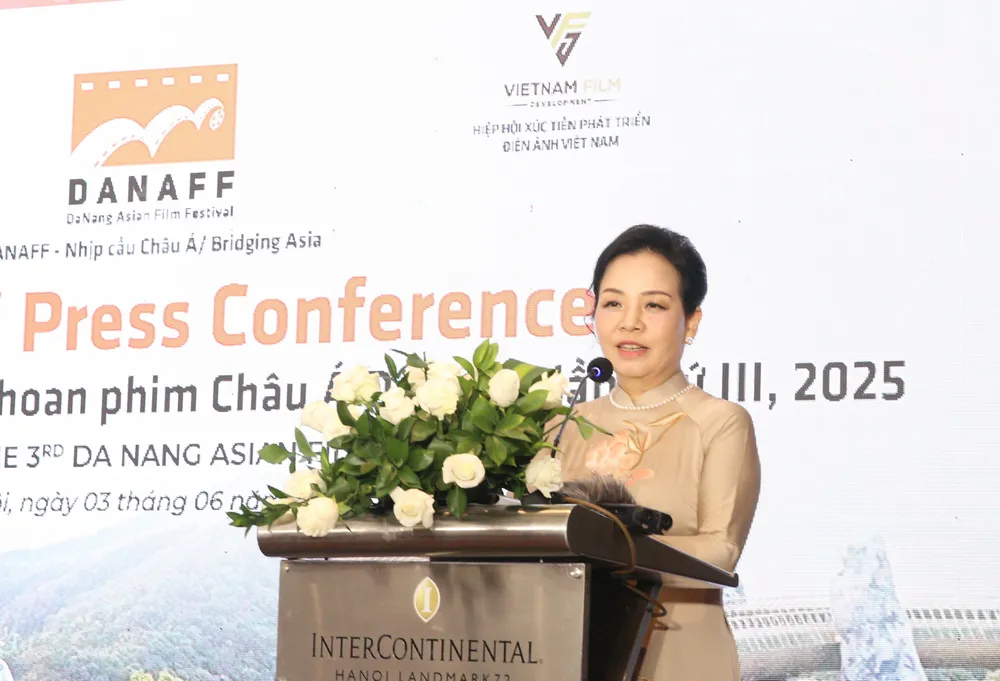 Dr Ngo Phuong Lan, président de l'Association pour la promotion et le développement du cinéma vietnamien Lan.JPG