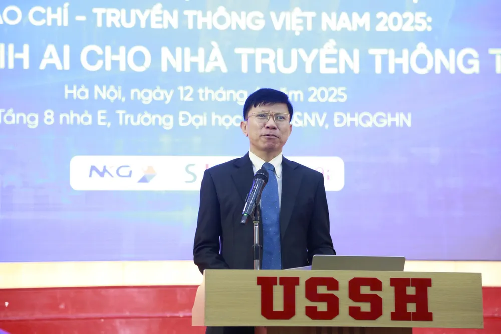 GS-TS Hoàng Anh Tuấn, Hiệu trưởng Trường Đại học Khoa học Xã hội và Nhân văn (ĐH Quốc gia Hà Nội) phát biểu khai mạc diễn đàn. Ảnh HÀ NGUYỄN b7bbd39f-8f11-4b88-ab23-d20dff5cf36a.jpg