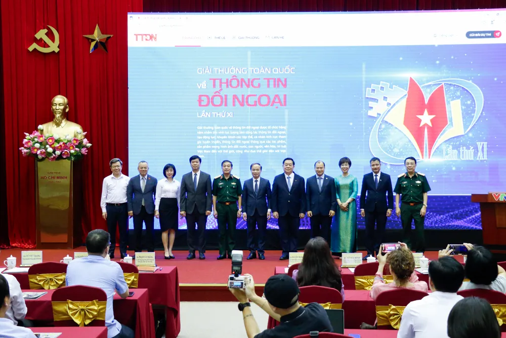 Các đại biểu tham dự lễ phát động mùa giải mới cac dai bieu .jpg