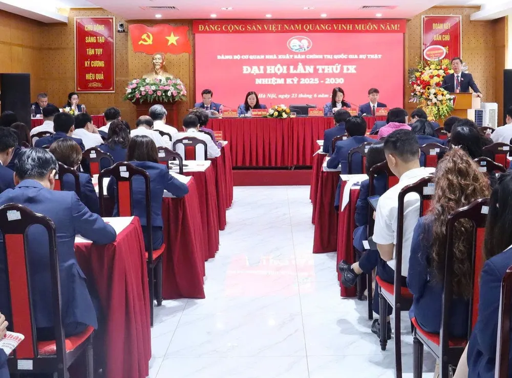 Đảng bộ cơ quan Nhà xuất bản Chính trị quốc gia Sự thật tổ chức Đại hội lần thứ IX, nhiệm kỳ 2025 - 2030 670cb35f-effb-47cd-9fa5-eebf464f4c57.jpg