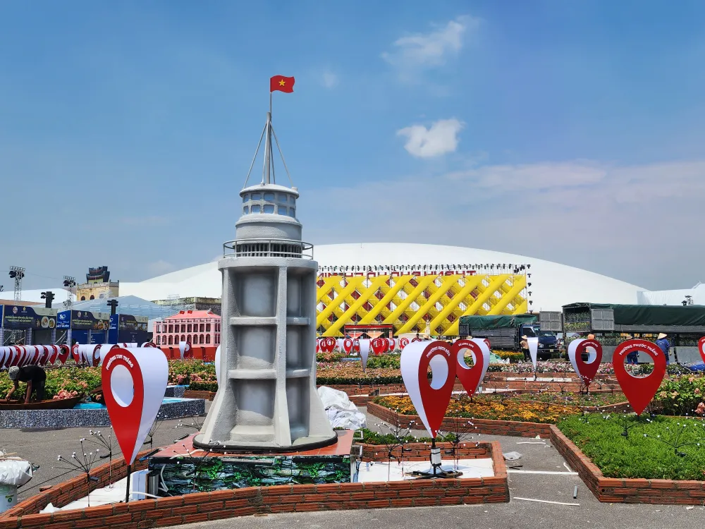 Mô hình hải đăng trong triển khu vực trưng bày 20250824_105308.jpg