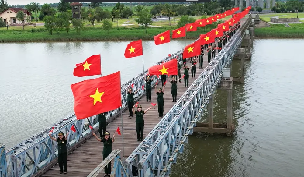 Hình ảnh trong MV cau hien luong.png