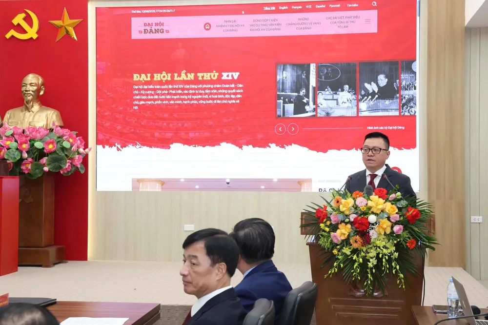 Tổng Biên tập báo Nhân Dân phát biểu tại lễ ra mắt Trang tin điện tử. Ảnh VIẾT CHUNG f8a05d815913d24d8b02.jpg