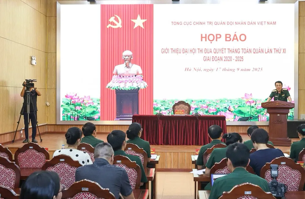 Họp báo về Đại hội Thi đua Quyết thắng toàn quân lần thứ XI. Ảnh: QUANG VINH hop bao thi dua.jpg