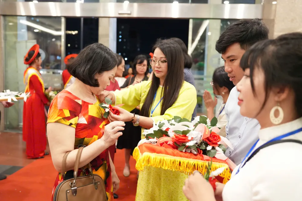 Chương trình do Báo Kinh tế & Đô thị, Báo Phụ nữ Việt Nam và Công ty Oscar Media phối hợp tổ chức 4006383445965308599.jpg