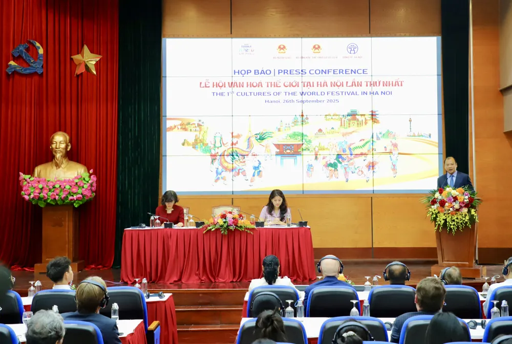 Họp báo công bố thông tin về chương trình “Lễ hội Văn hóa Thế giới tại Hà Nội” lần thứ nhất img5894-1758871969051759864248.jpg