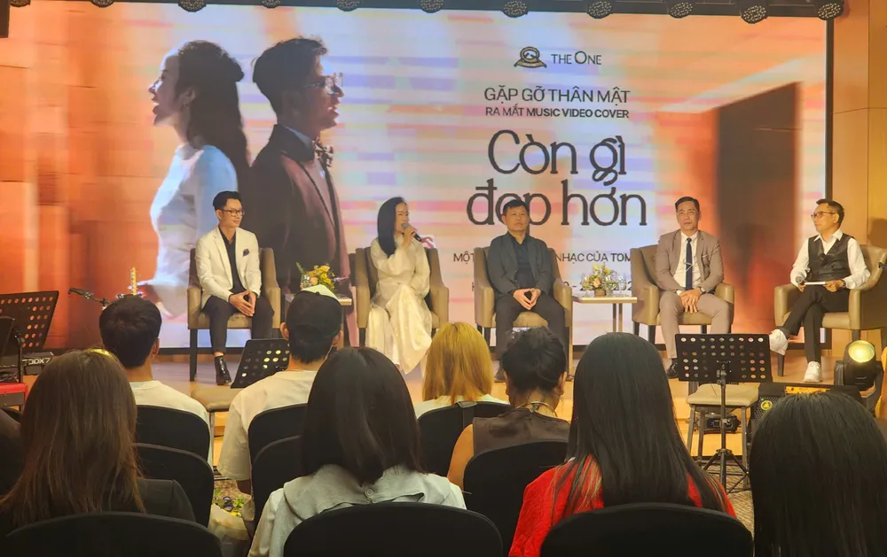 Ra mắt MV "Còn gì đẹp hơn" tại Hà Nội 5f98f84d-71ee-467e-853f-3e36a15cc4a5.jpg